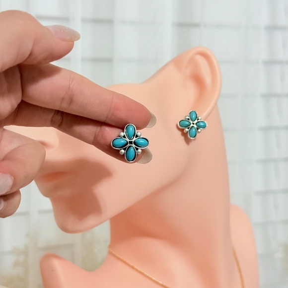 Turquoise Silver Stud Earrings - Picture 4 of 6
